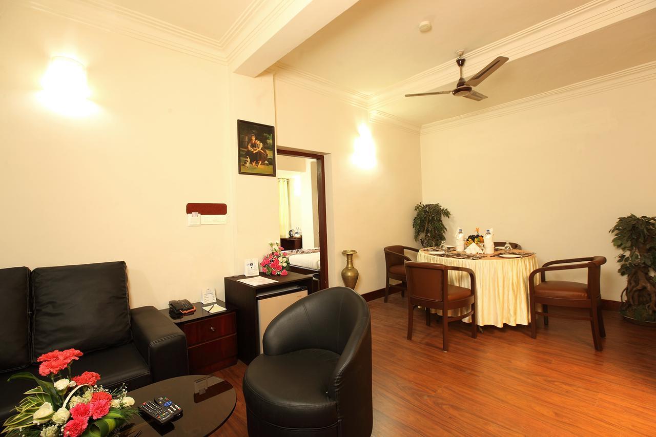 Trichur Towers Thrissur Extérieur photo