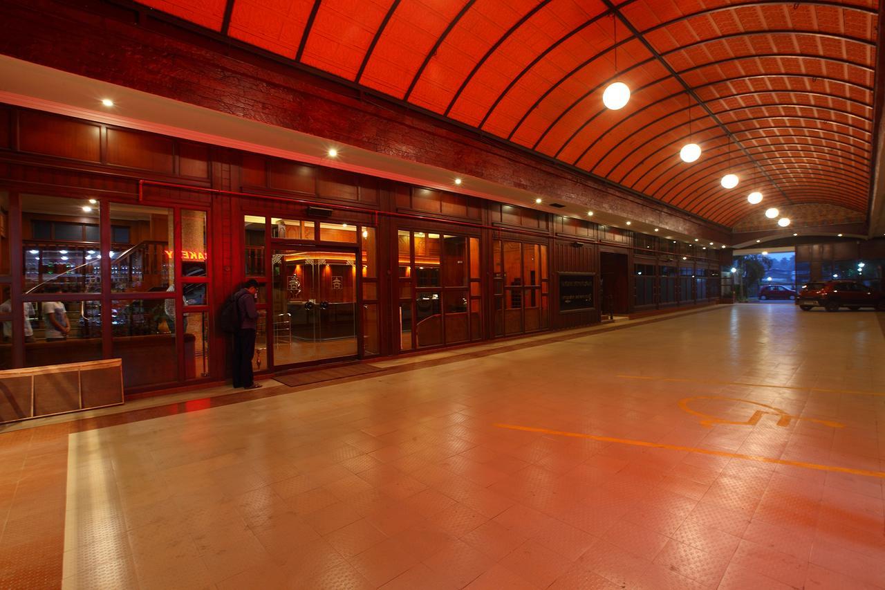 Trichur Towers Thrissur Extérieur photo